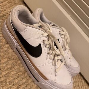 Nike Court Legacy Lift